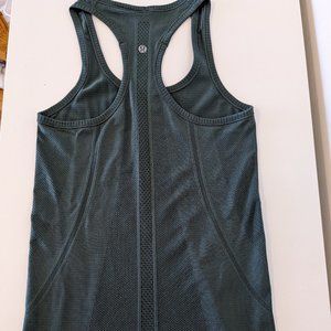 Lululemon Swiftly Tech Tank in Green
